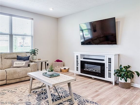 5th image of 79 Reserve Dr