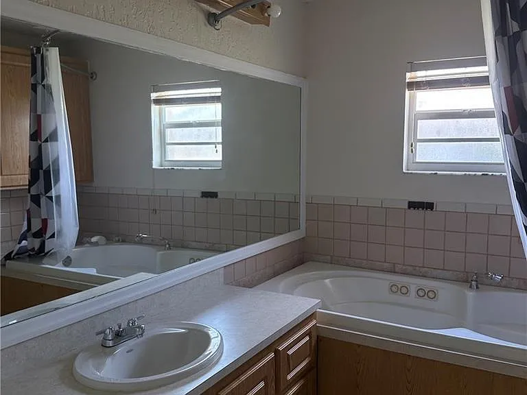 706 Arianne Ct — Photo 11