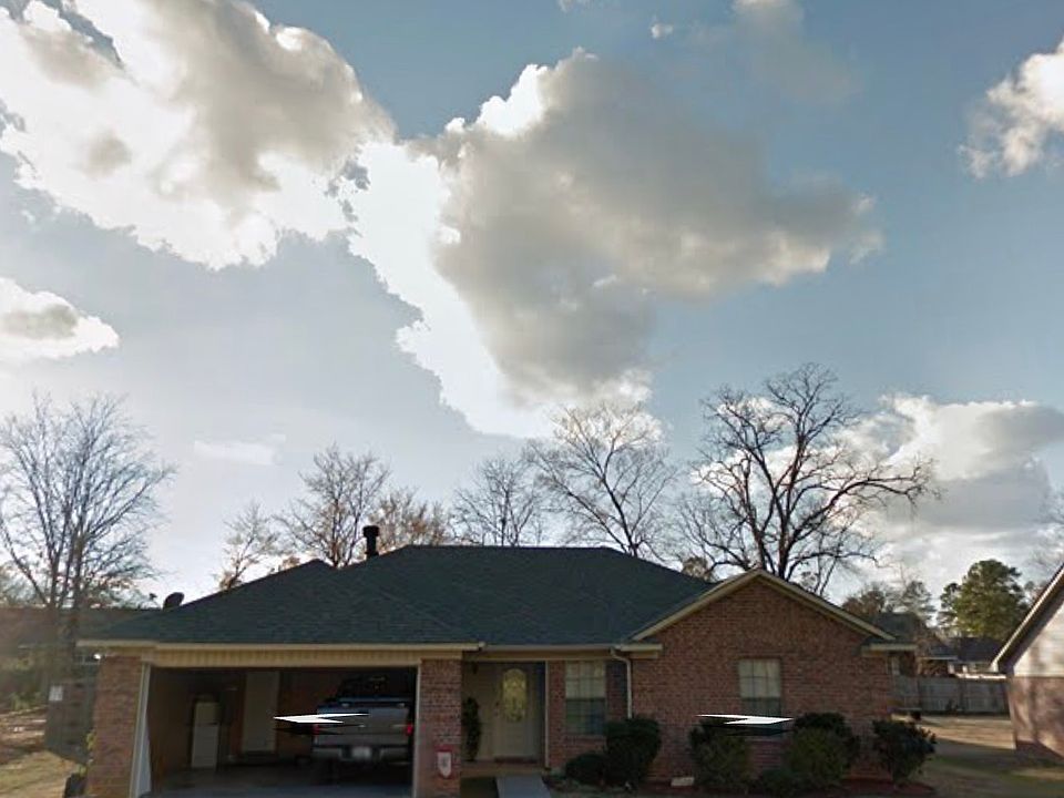 1st image of 311 Memorial Dr