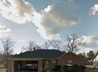 311 Memorial Dr, Wake Village, TX 75501
