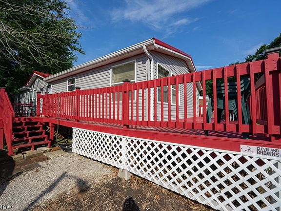 2nd image of 112 Evergreen Ln #112