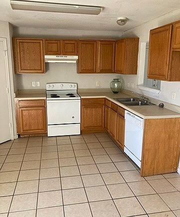 2nd image of 1806 E Highland Blvd