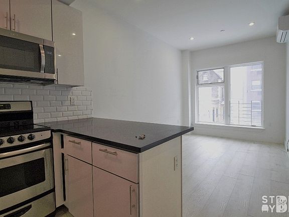 4th image of 182 Kosciuszko St #2B