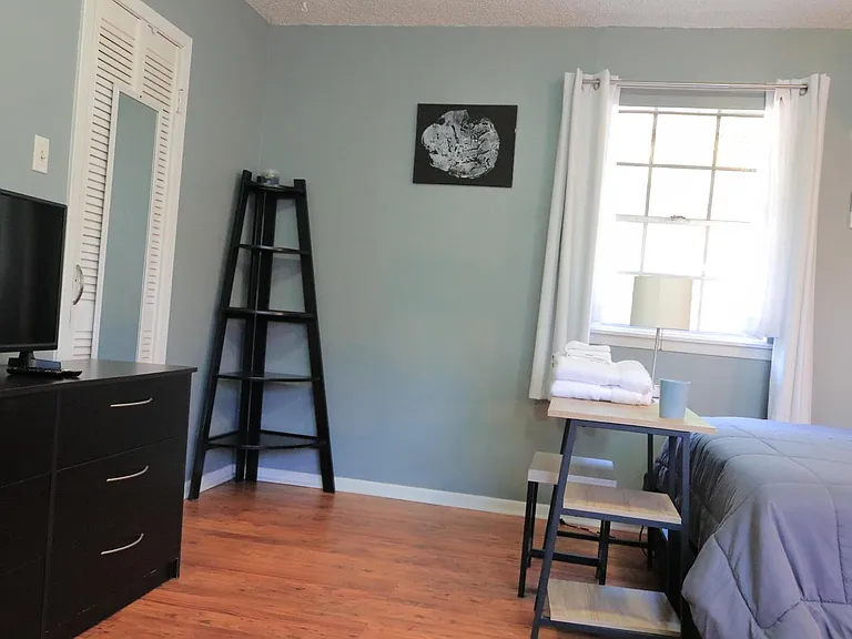 4220 Grim Ave — Photo 3