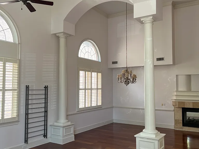 440 Wembley Cir — Photo 3