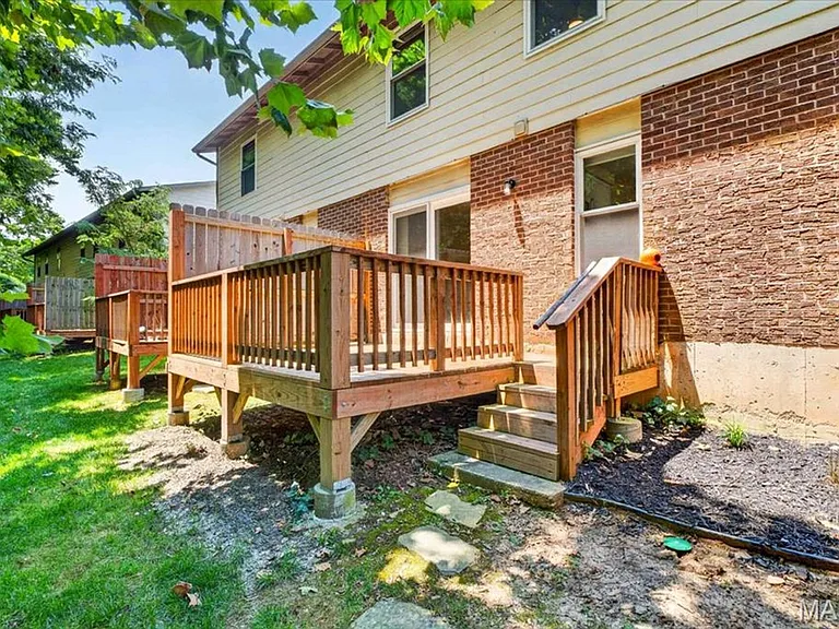 61 Park Charles Blvd S #C — Photo 19