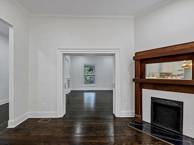 212 S Broad St SW — Photo 21