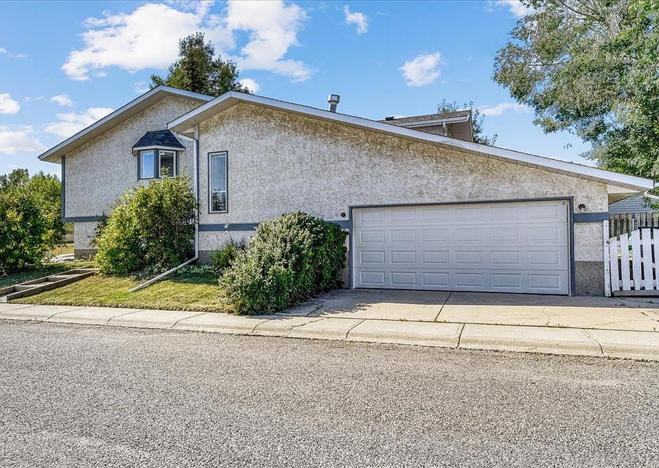 1102 SE Whitfield Ave, Crossfield, AB T0M 0S0 MLS A2001268 Zillow