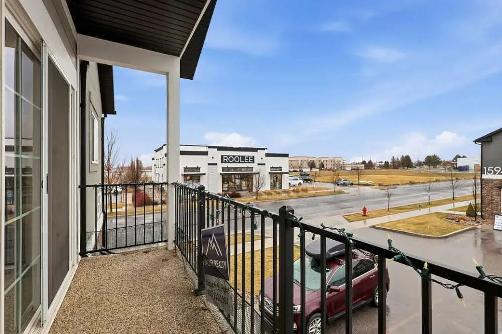 3 bed, 1323 sqft, $1,700 — Photo 3