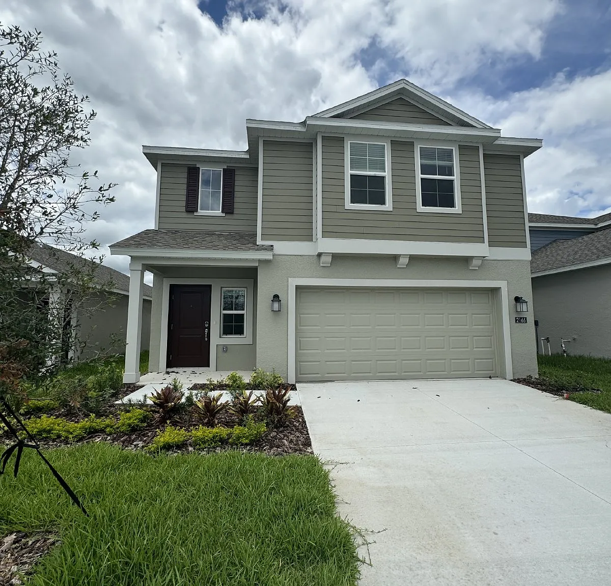 4 bed, 2.5 bath, 1879 sqft, $2,250 — Photo 1