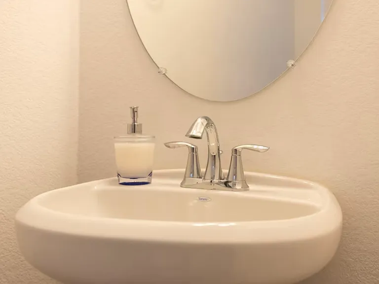 2209 Maxwell Ln — Photo 9