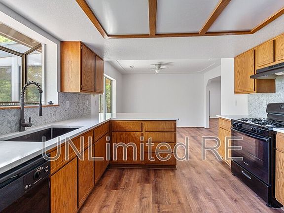 2nd image of 10305 E Oak Creek Valley Dr