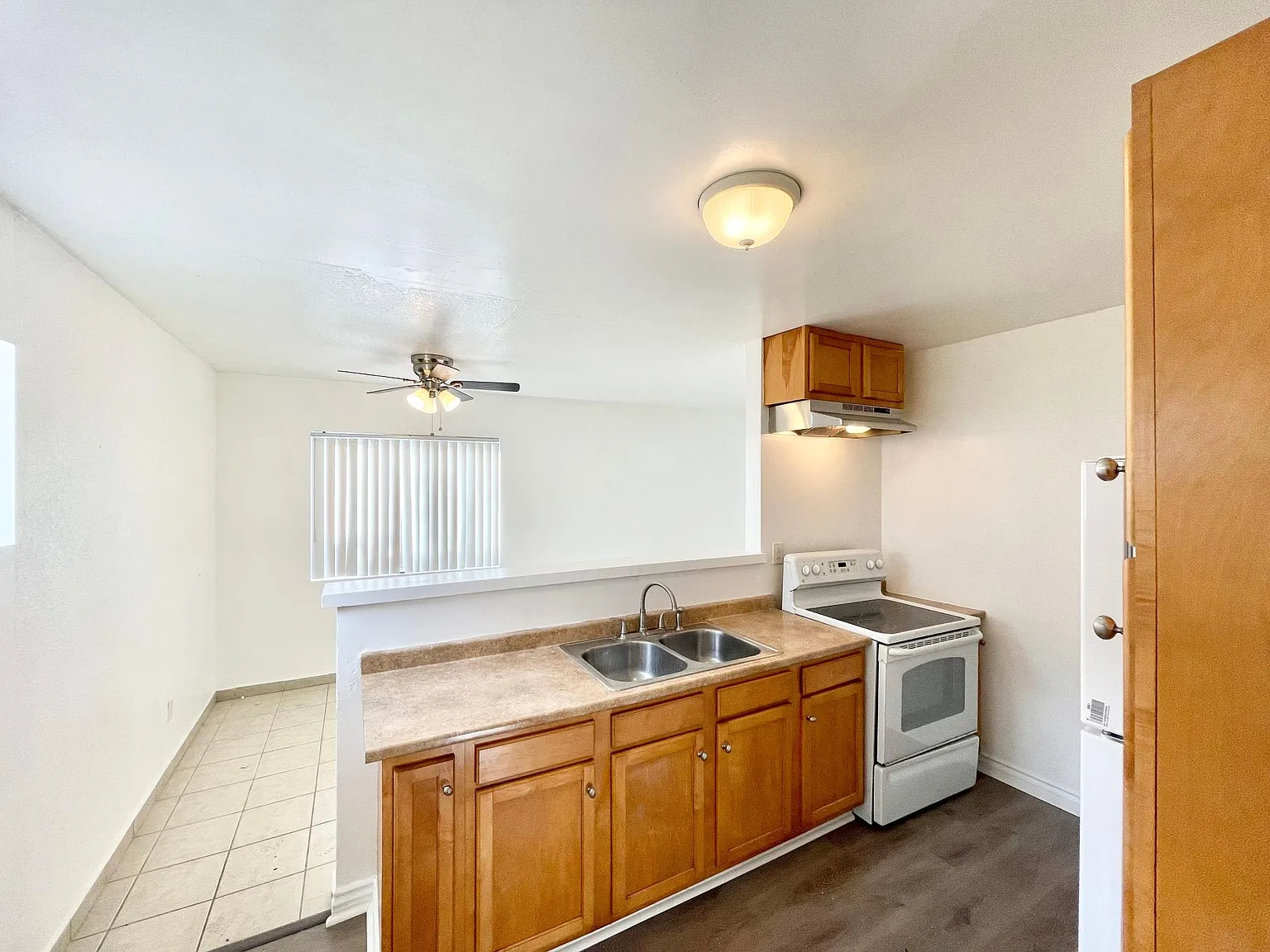 2 bed, 900 sqft, $2,850 — Photo 4