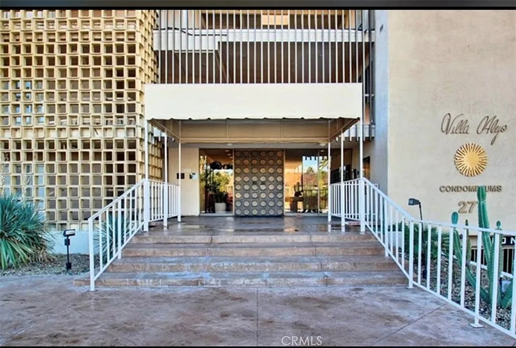 2 bed, 1131 sqft, $2,750 — Photo 1