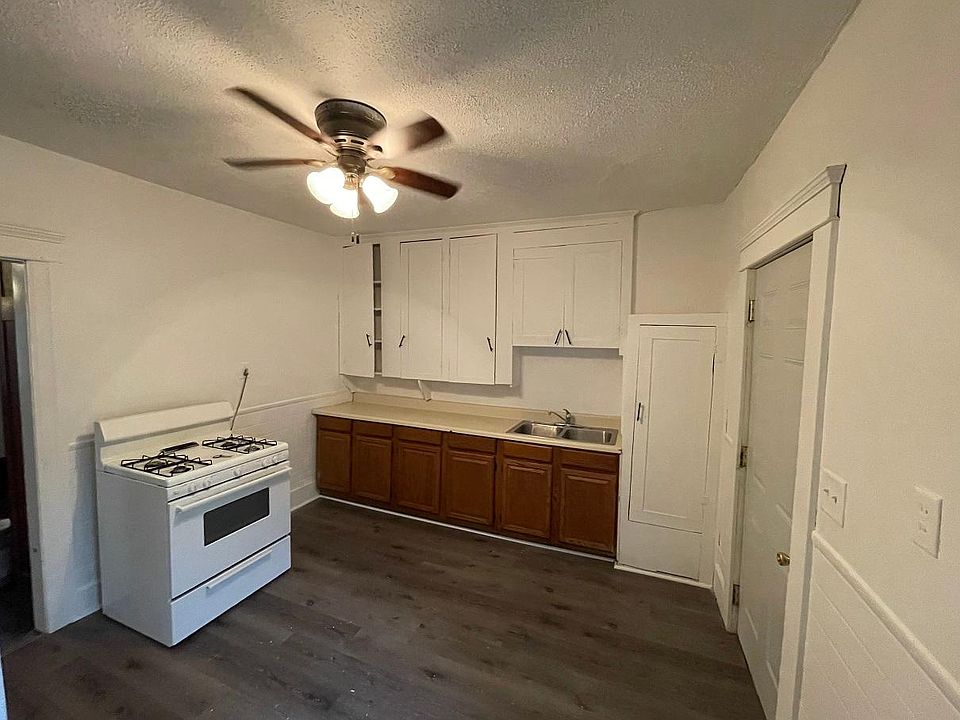 1st image of 10809 Deyo St #A