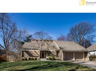9058 Birch St, Prairie Village, KS 66207