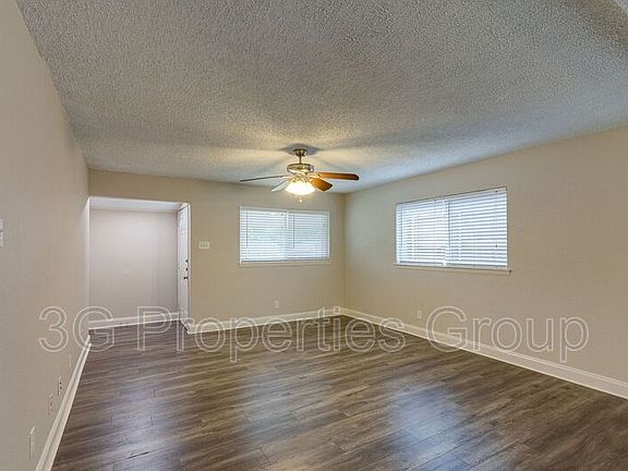 4th image of 508 Lexington Ln