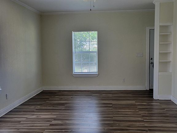 4th image of 1002 Morrison St