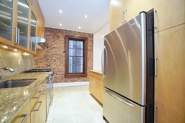 Sold by REMAX Elite | media 26