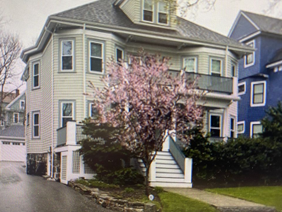 1st image of 15 Radford Ln #1