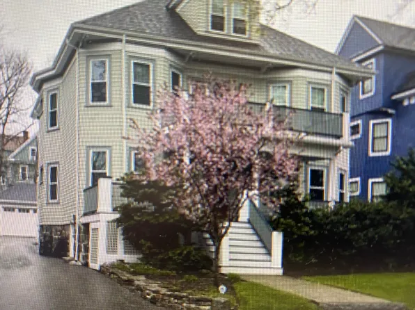 15 Radford Ln #1, Dorchester Center, MA 02124