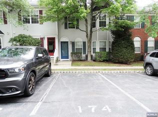 2183 Kent Ct, Mahwah, NJ 07430