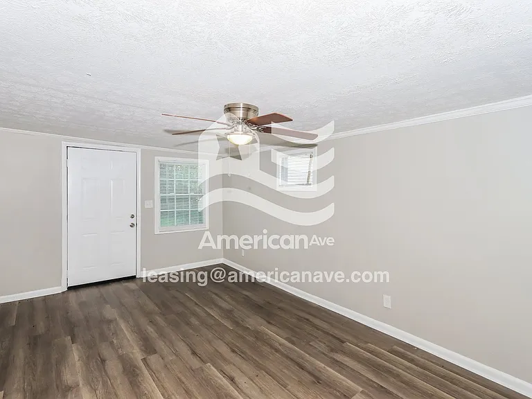 1539333_002_wm_-_living_room_12897005.jpg