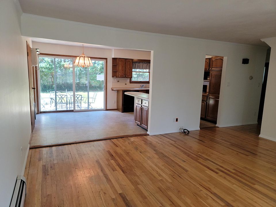1st image of 206 Harrison Ave #1