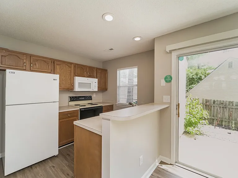 5746 Prescott Ct — Photo 9
