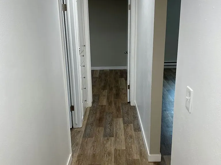 Pine Villa Apartments — Photo 11