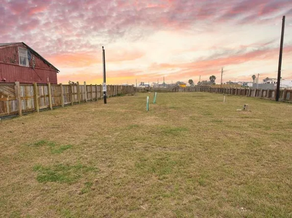 5801 County Road 201, Bay City, TX 77414