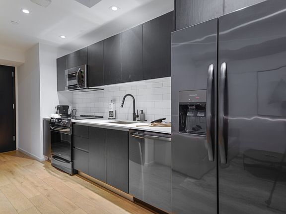 4th image of 375 Biscayne Blvd #Id1232207p
