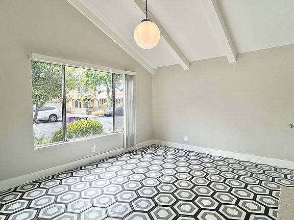 5th image of 370 Obispo Ave APT 1