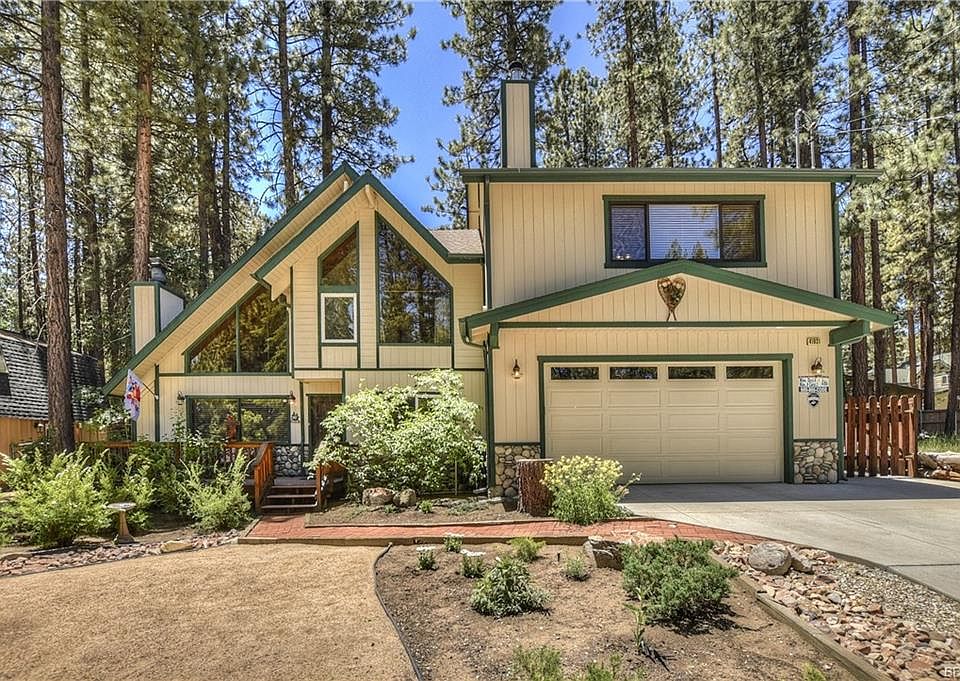 1st image of 41931 Evergreen Dr
