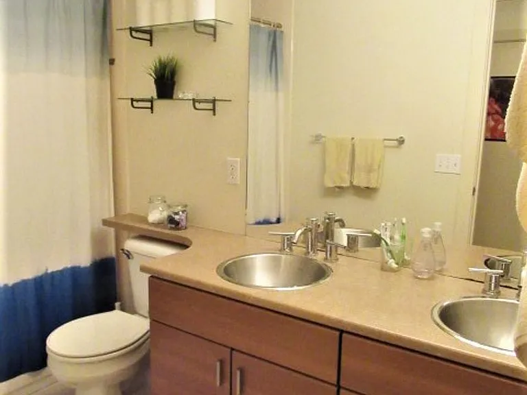 700 E Denny Way #202 — Photo 9