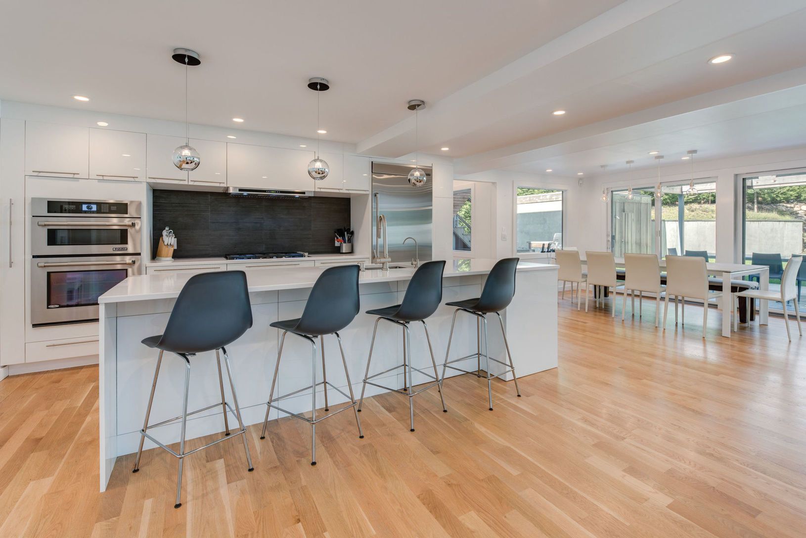  High-End Open Kitchen