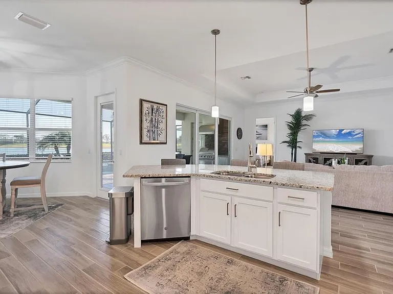 25228 Longmeadow Dr — Photo 12