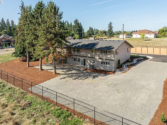 4th image of 3106 NE 179th St