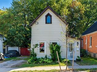 8 Tasker St, Saint Catharines, ON L2R3Z8