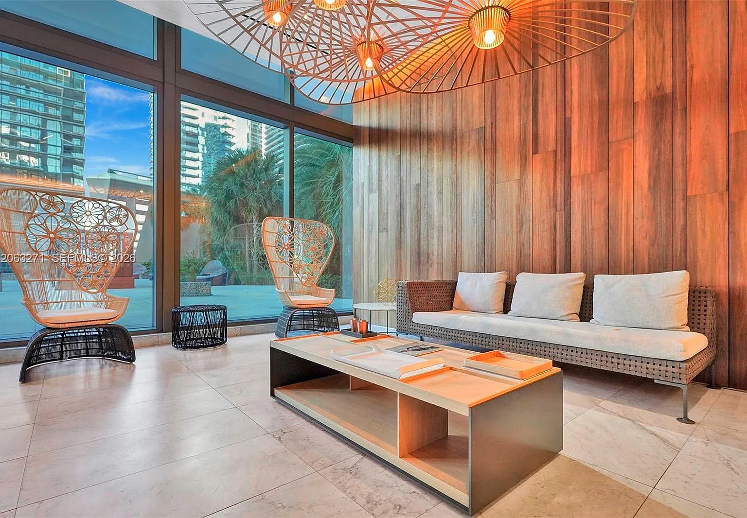 Rise Condo — Photo 2