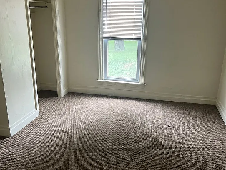 343 E Orange St — Photo 27