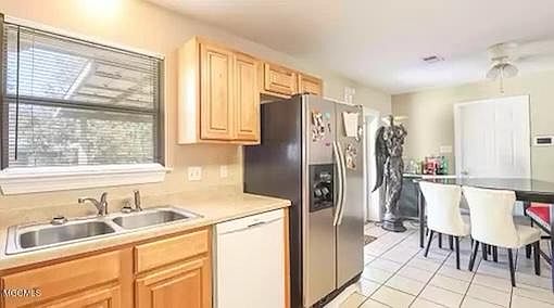 3rd image of 111 Jamaica St