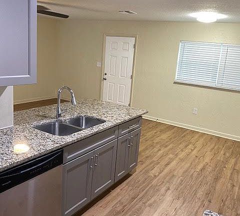 5th image of 2107 Lake Margaret Dr