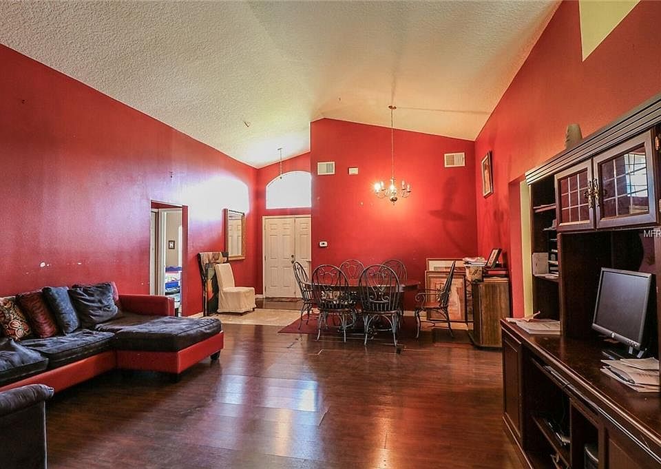 1st image of 476 Rogers St