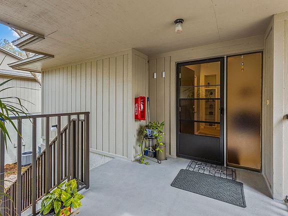 4th image of 12 Talavera Ct