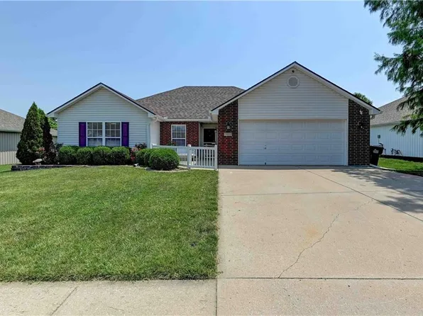 705 SW Meadowood Dr, Grain Valley, MO 64029