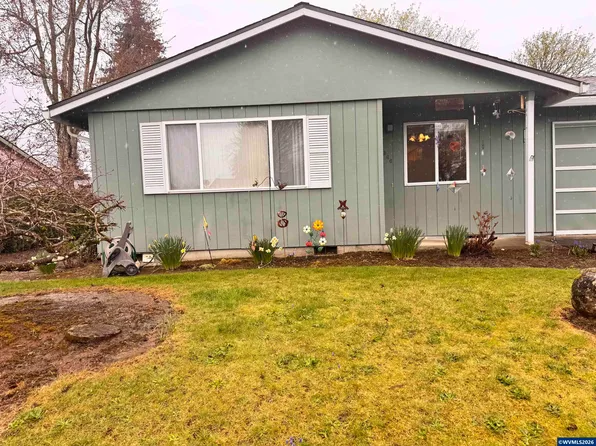 560 Maple St, Aumsville, OR 97325