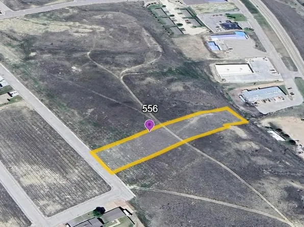 556 Emigrant Dr, Glenrock, WY 82637