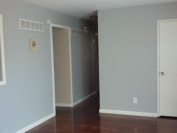 4th image of 495 Moule Dr