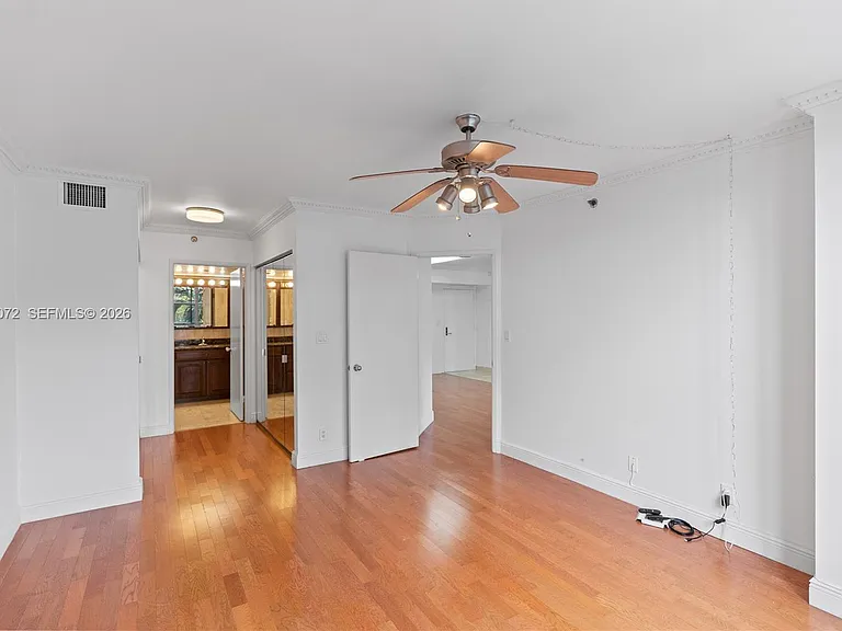 3600 Mystic Pointe Dr #310 — Photo 12